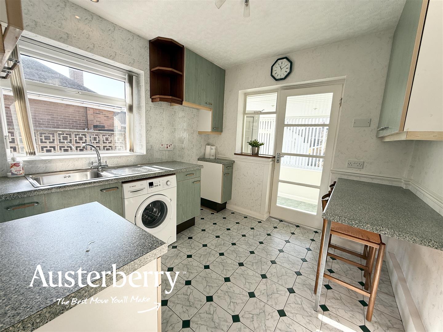 2 bed property in Alanbrook Grove, Stoke-On-Trent
